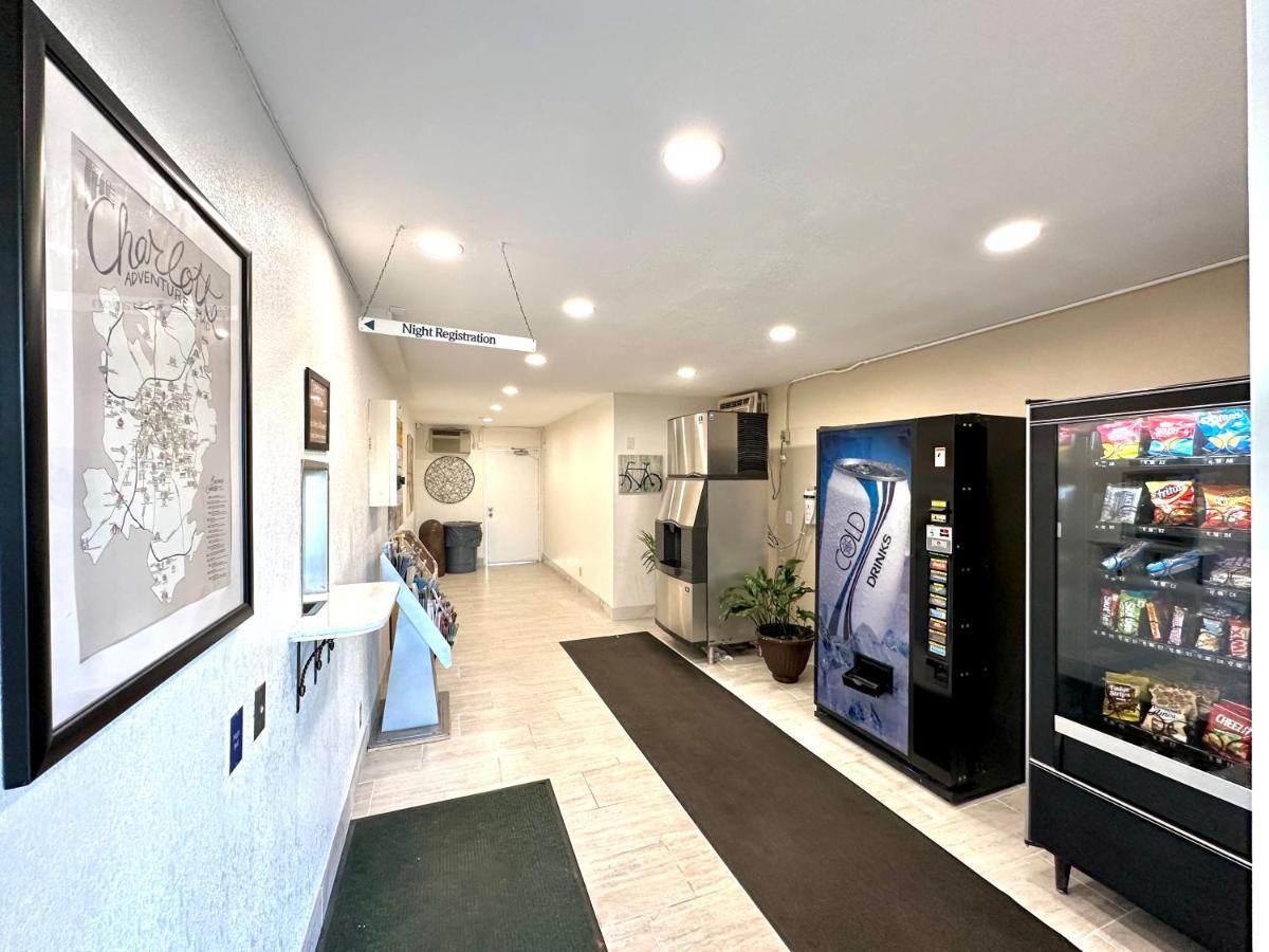 Royal Inn And Suites Charlotte Airport Esterno foto
