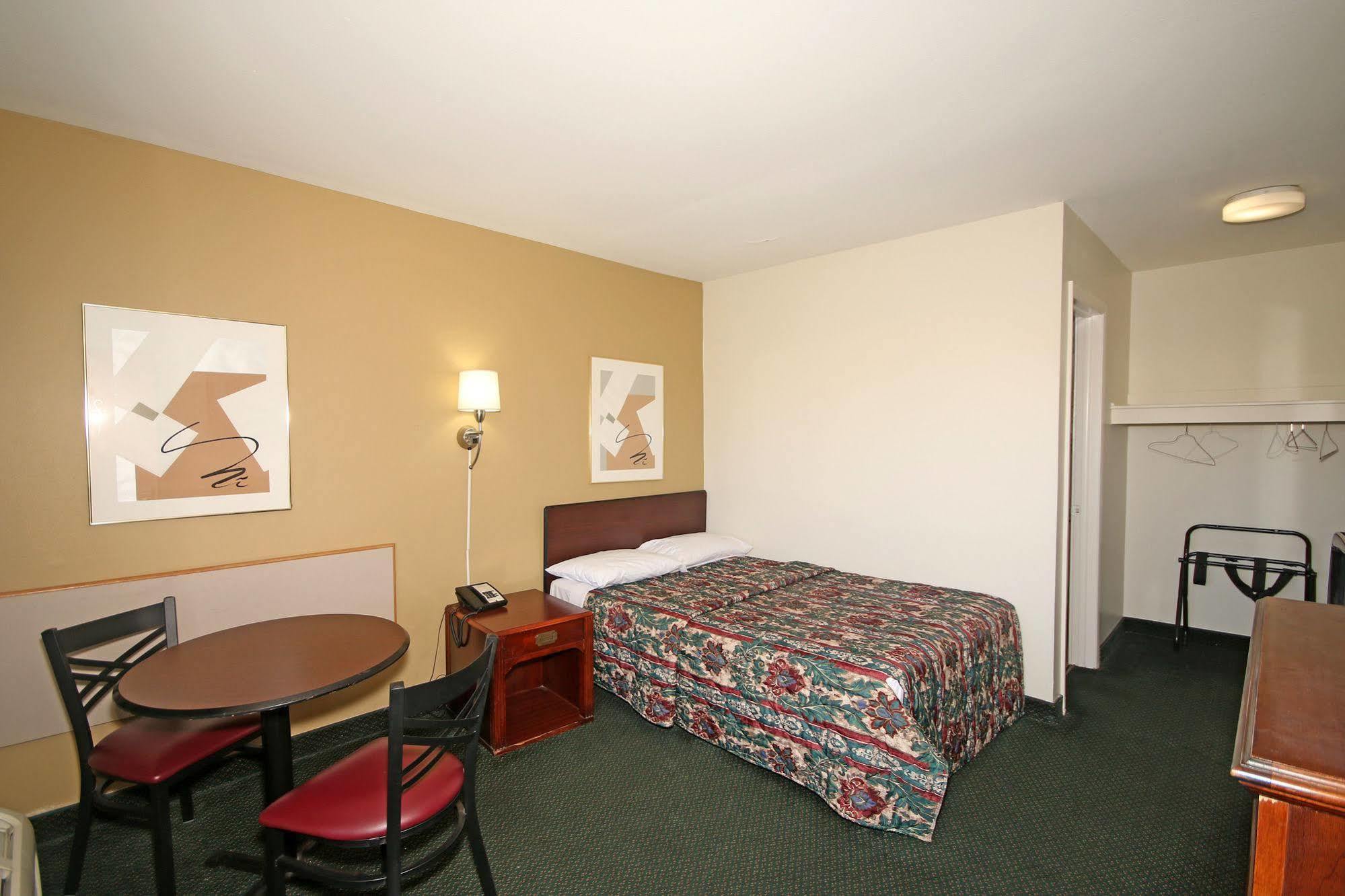 Royal Inn And Suites Charlotte Airport Esterno foto